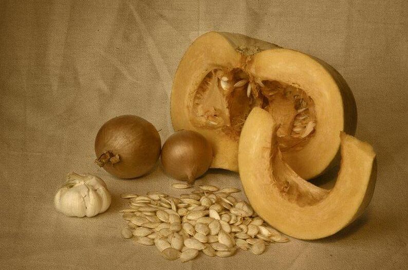Las semillas de calabaza son uno de los remedios caseros más eficaces para tratar la prostatitis en los hombres.